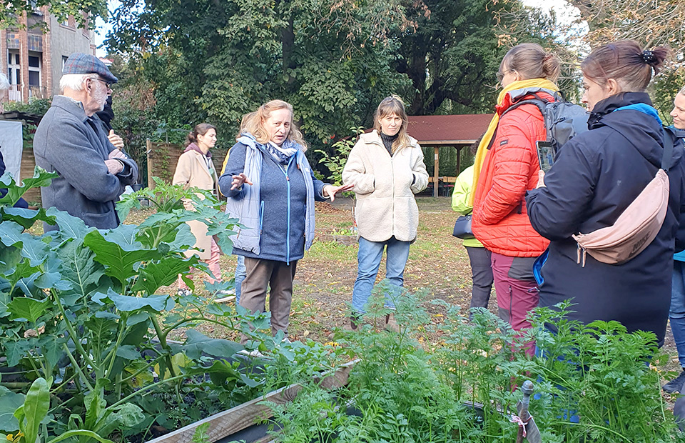 Besuch aus Südfrankreich - im Garten des Stadtteilzentrums